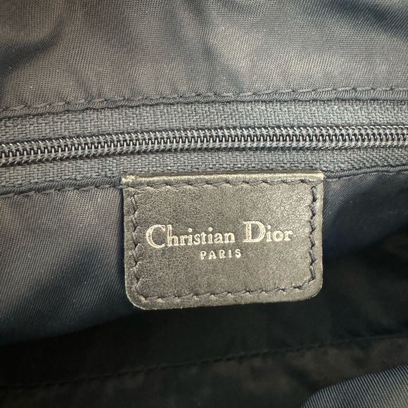🎉🎉SOLD 🎉🎉 Authentic Dior small shoulder bag - Picture 11 of 13